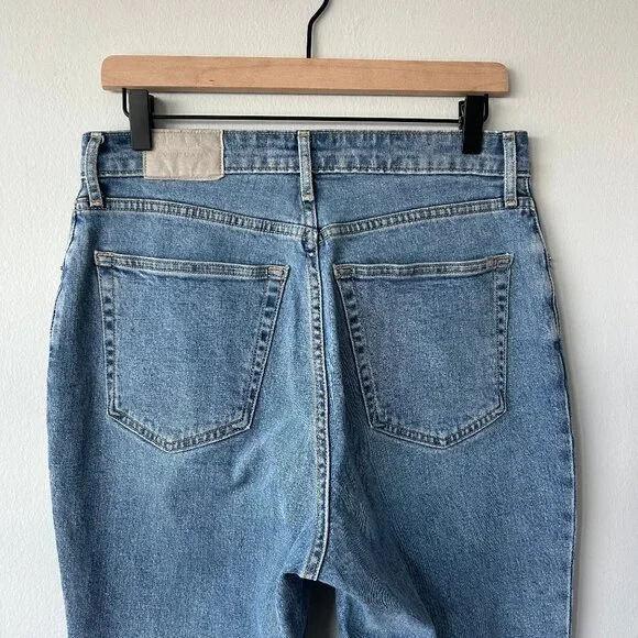 Everlane Curvy Cheeky High Rise Straight Jeans Light Wash Size 29 Womens - Picture 4 of 10